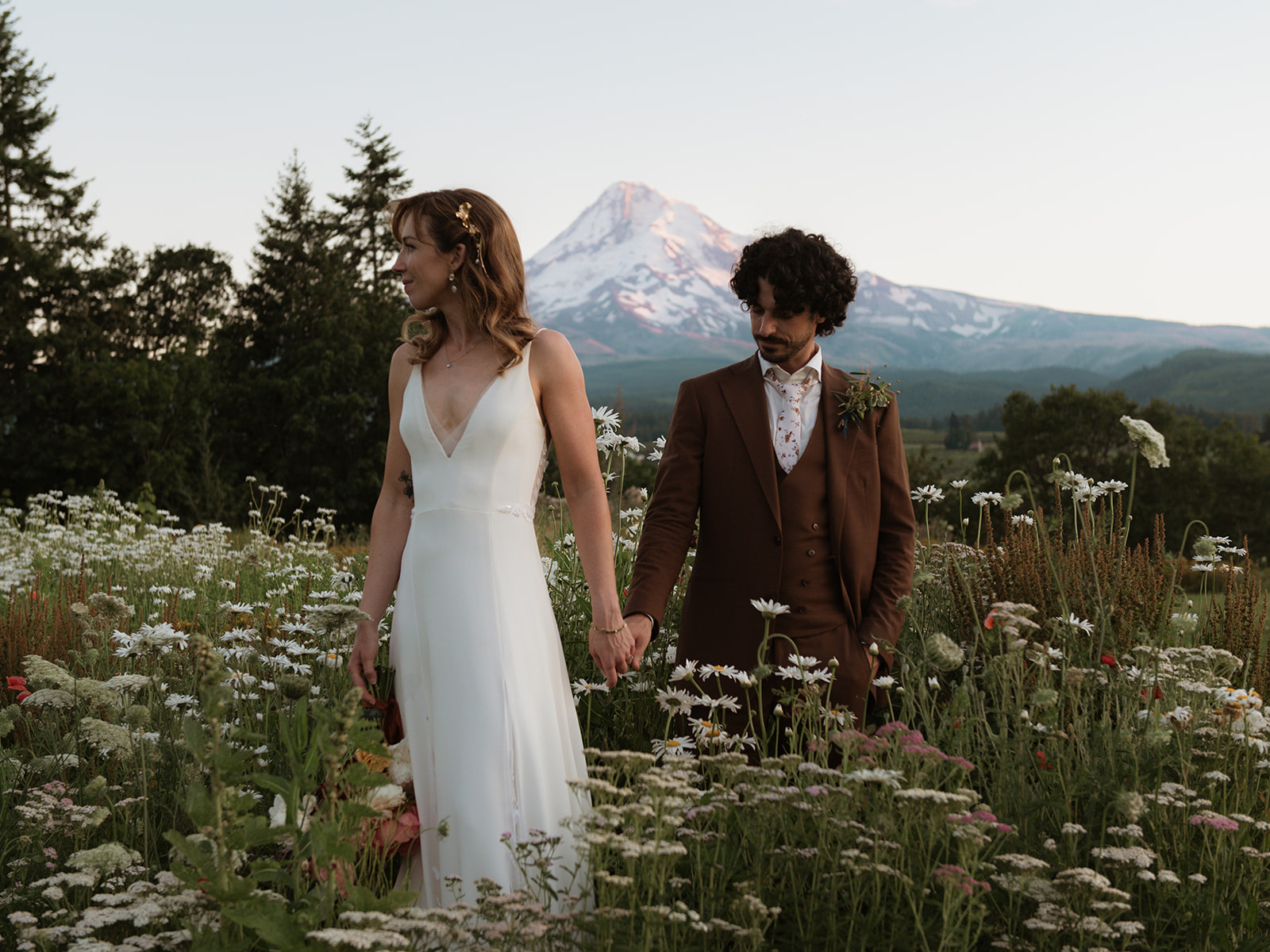 Couple in front of Mt Hood getting married